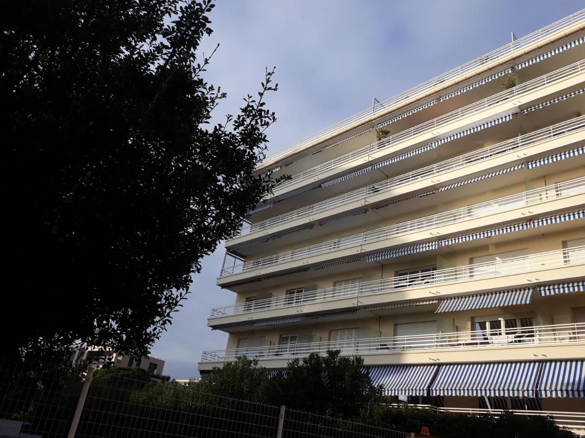Le Palais Du Tropique Appartement Vue Mer 5E Etage Avec Ascenseur 주앙레핑 외부 사진